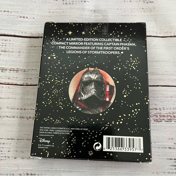 Cargo Cosmetics Star Wars Collector Edition Compact Mirror Captain Phasma RARE - Picture 3 of 4